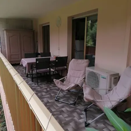 Avec Piscine De Copropriete Apartament Antibes